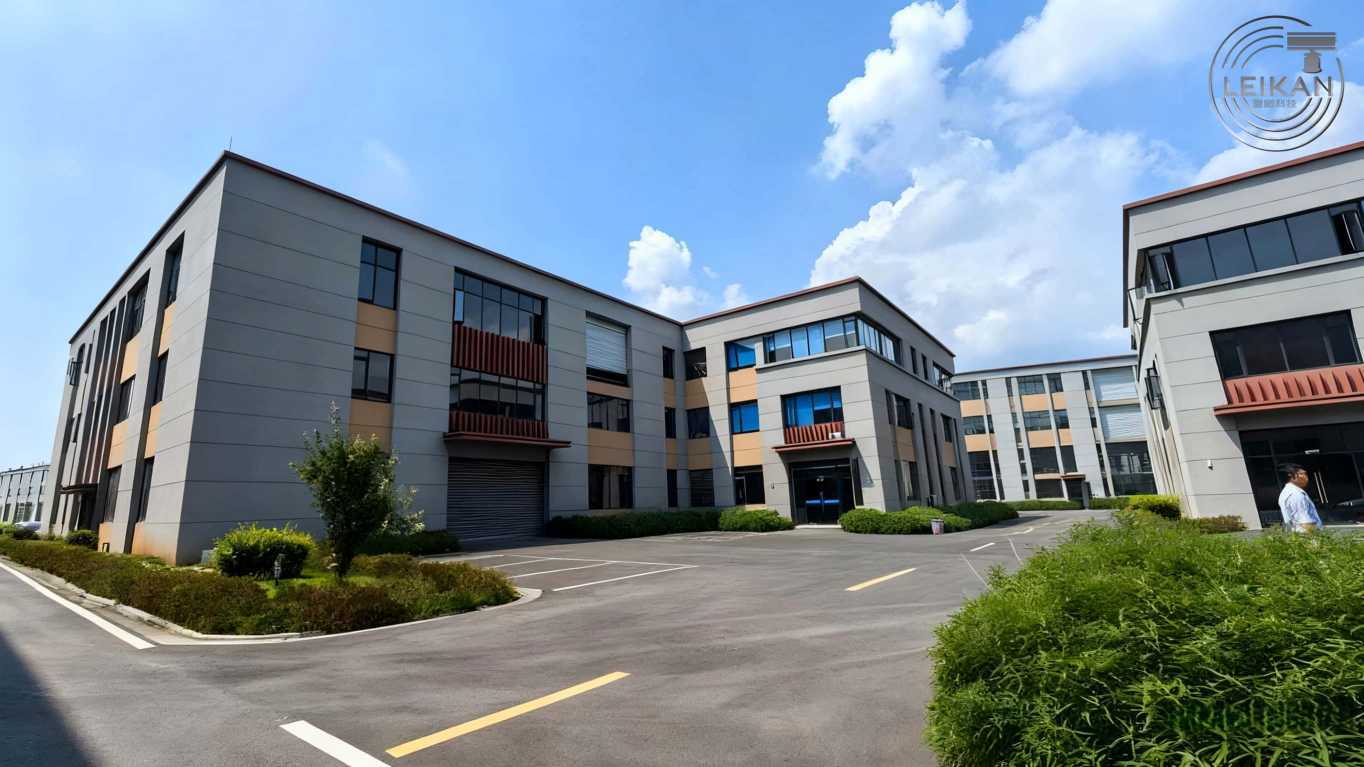 Chuyến tham quan nhà máy